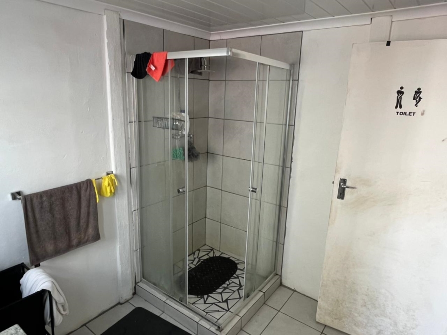 5 Bedroom Property for Sale in Grassy Park Western Cape